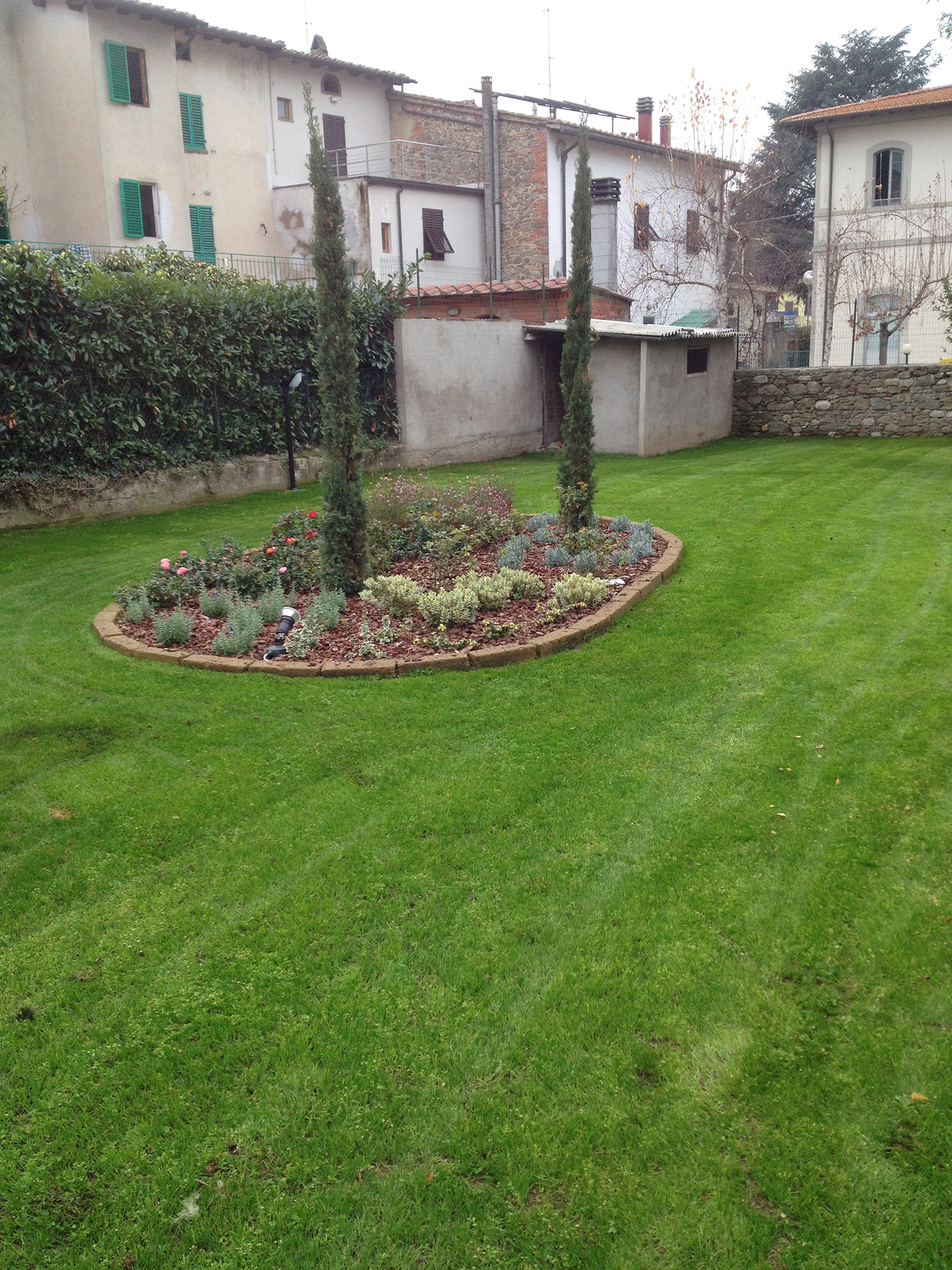 Realizzazione aiuole parchi e giardini Caiani Vivai Garden